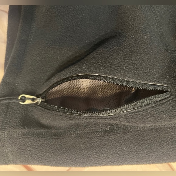 Black MEC fleece vest - Picture 16 of 16